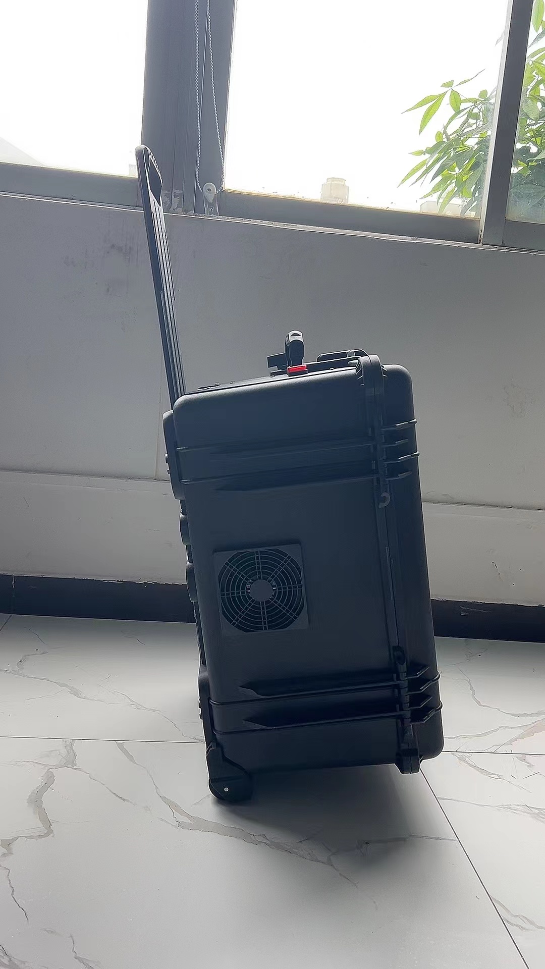 乌兰浩特手拉箱型移动通信干扰器